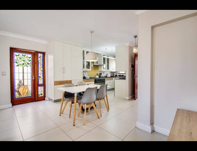 3 BEDROOM HOUSE FOR SALE IN BRYANSTON